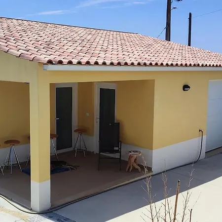 Apartment Kyrios Arts Atelier With Car And Private Swimming Pool
