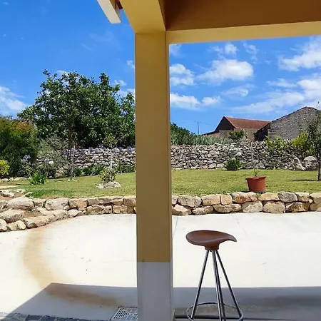 Kyrios Arts Atelier With Car And Private Swimming Pool *