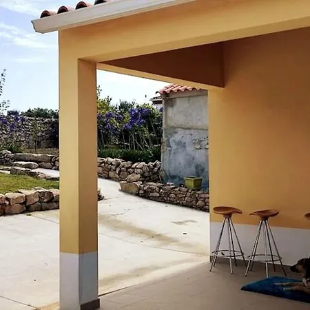 Kyrios Arts Atelier With Car And Private Swimming Pool Apartment
